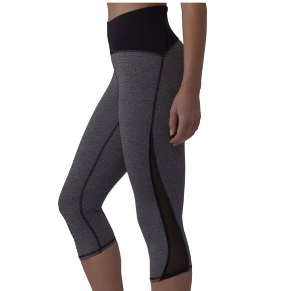 Lululemon Train Times Crop 17" Heathered Black Leggings in Size 8 - Picture 2 of 11